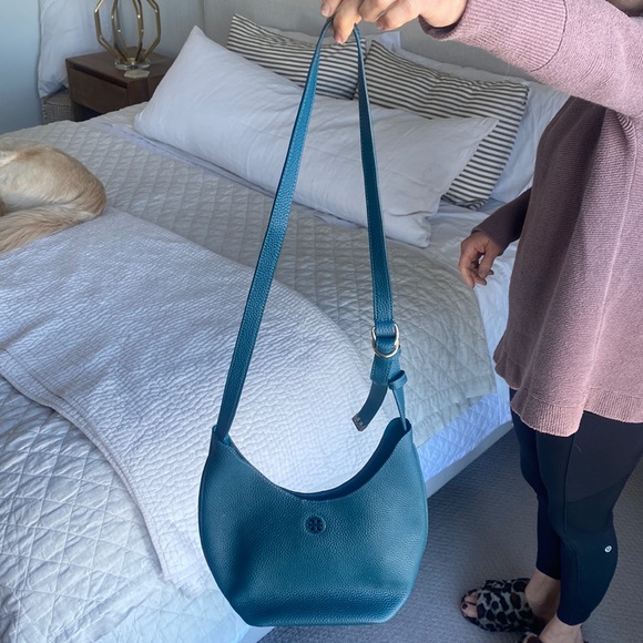 Tory Burch Handbags - Tory Burch crossbody bucket bag